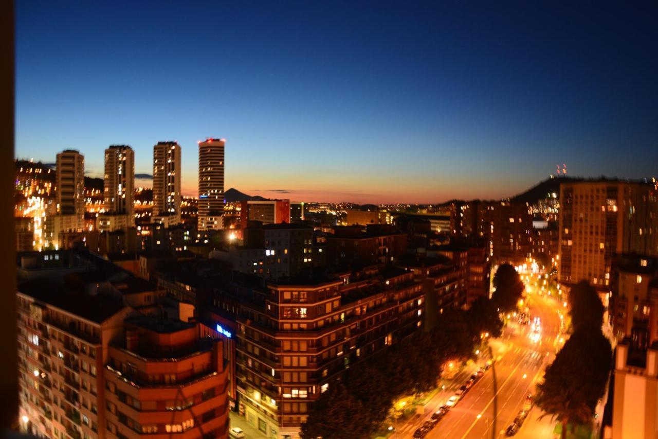 Superviews, Parking 24H Vigilado Incluido Y Netflix En Habitacion Independiente Con Bano Privado En Apartamento Particular, Francais&English ビルバオ エクステリア 写真